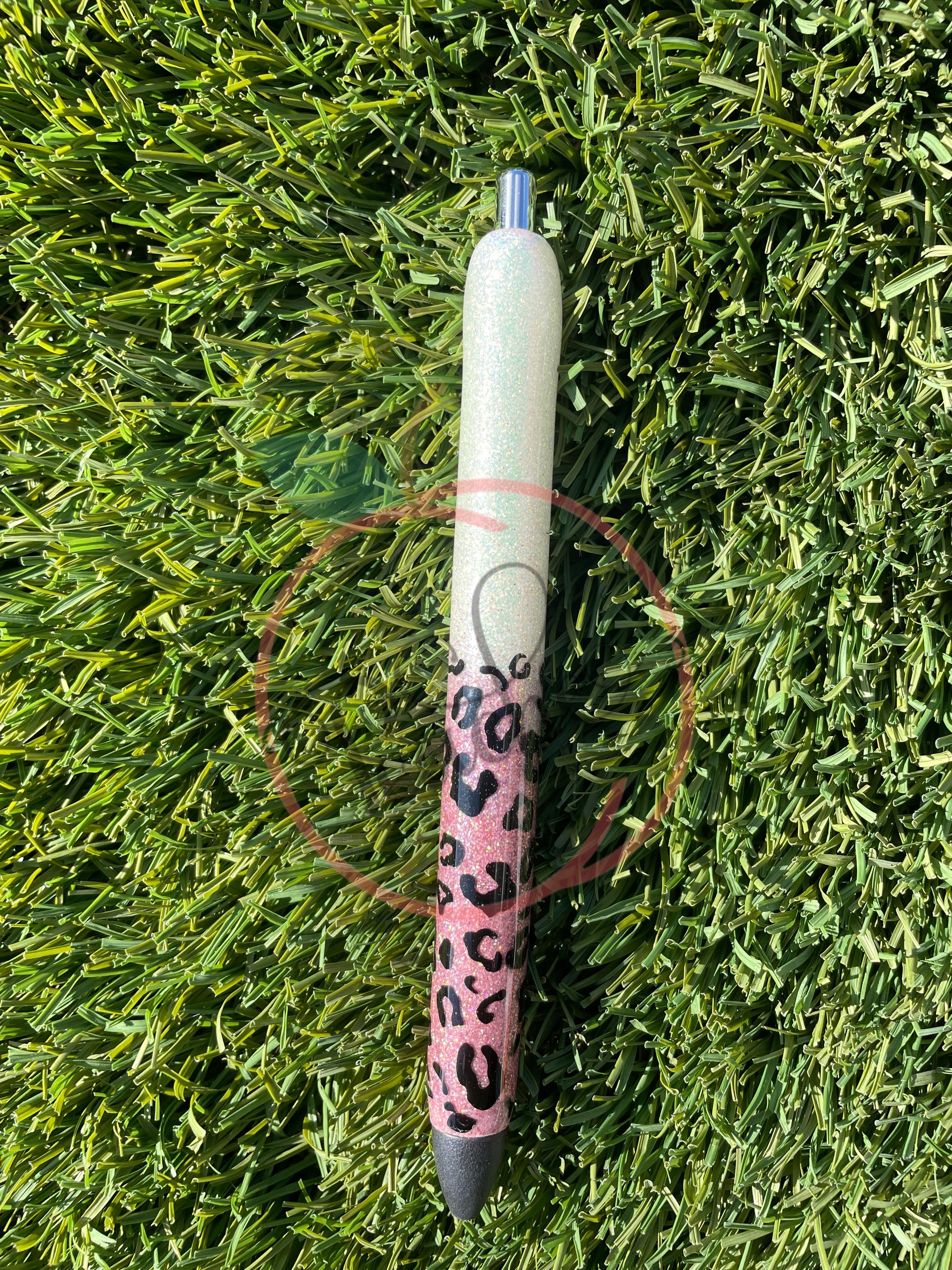 RTS White/Pink Half Leopard pen